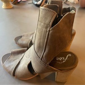 Free people size 7 sexy heels